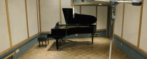 ST2_Room_W_PNO_Mic_600 ST2_Room_W_PNO_Mic_600